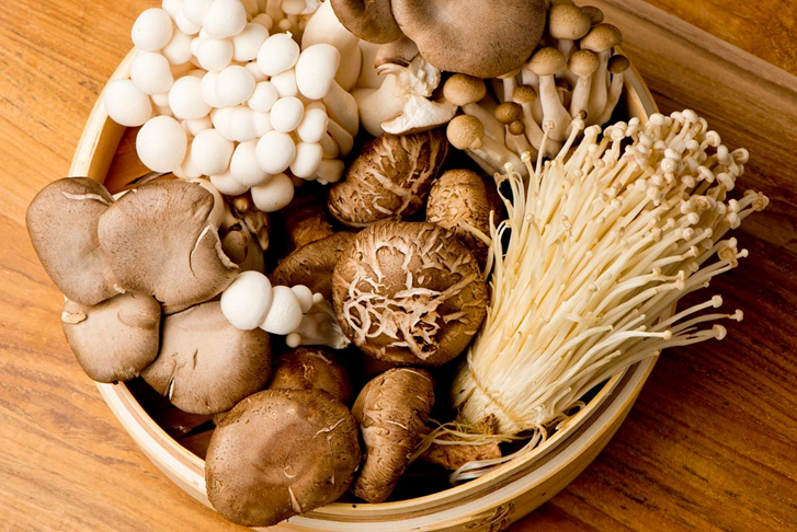 Photo of a bowl full of mushrooms.