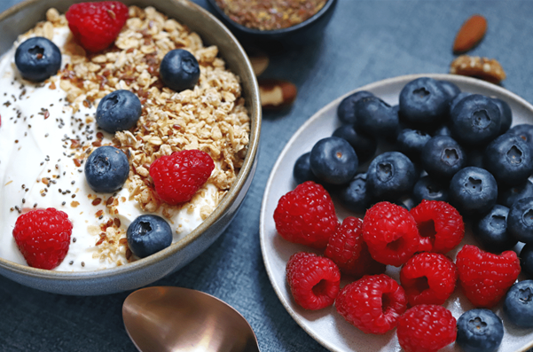 Photo of cereal and berries as a low-carb meal